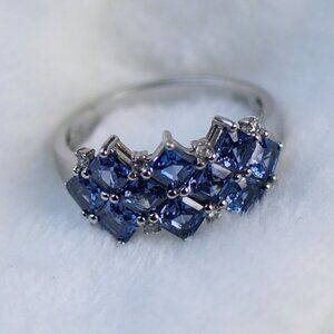 Sterling silver stamped 925, beautiful ring, 5.13 grams total weight, size 9